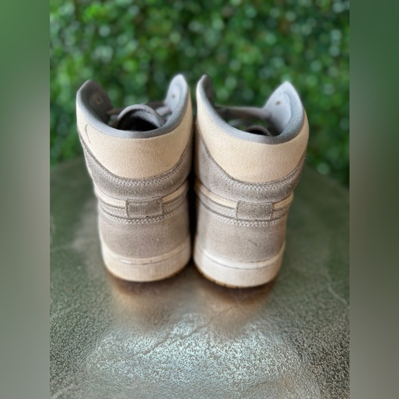 AIR JORDAN 1 MID SE COCONUT MILK GUM MENS BASKETBALL SHOES - Picture 4 of 9